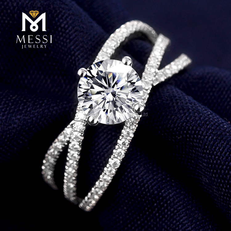 最新のデザインは、女性のためのK14ゴールドソリッドモアッサナイトダイヤモンド結婚指輪をひねります