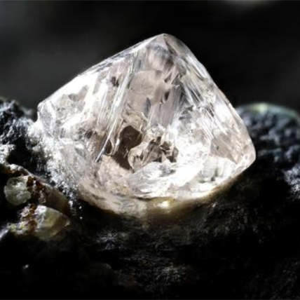 ダイヤモンドはどのように形成されるのでしょうか?ダイヤモンドはなぜあんなに高価なのですか？