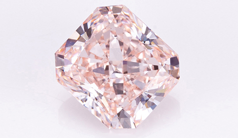 ピンク 合成ダイヤモンド
