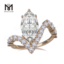 タイムレスな美しさの 4 カラットのラボ ダイヤモンド マーキス エンゲージメント リングを発表