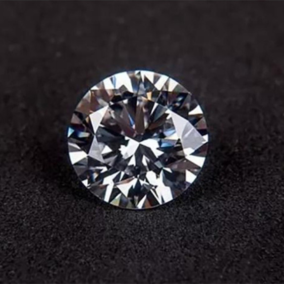 米国の新婚夫婦の 25% が婚約指輪としてラボ ダイヤモンドの購入を選択