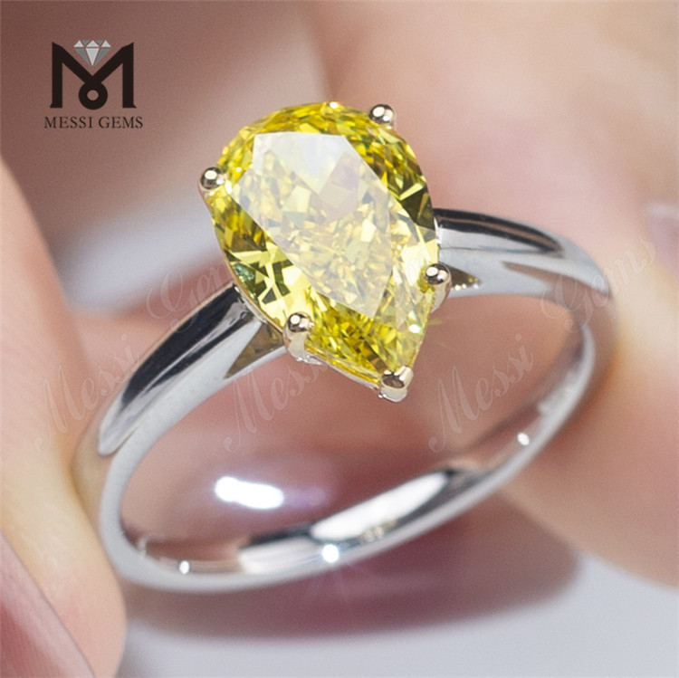 ペアダイヤモンドの婚約指輪